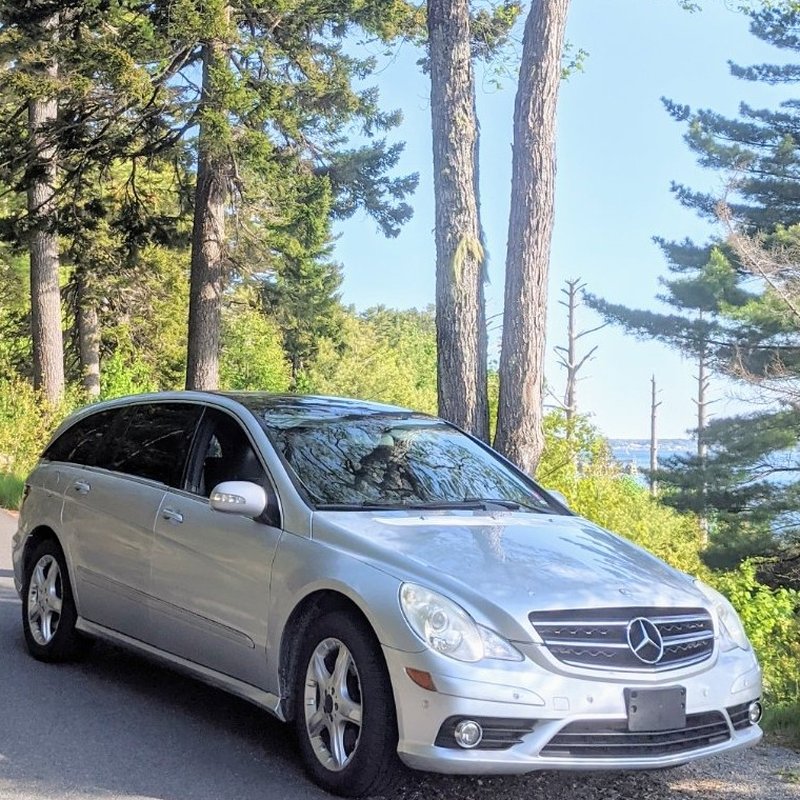 MERCEDES BENZ RIDES BY GWENDOLYN nearby at Bangor, Maine 16 Photos