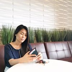 Uyen V.