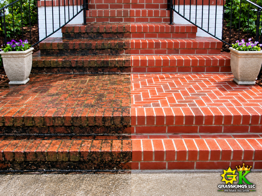 Pressure Washing Services - Restoring Curb Appeal to Atlanta Properties
Explore our pressure washing results—including driveways, patios, siding, decks, fences, walkways, and windows. We remove grime, stains, mold, and more to leave your home or business spotless and inviting across the Atlanta area.