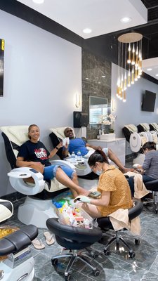 Group Retreat - Group retreat for the weekend, sipping the latte while getting that AVANTI Treatment Group Retreat - Group retreat for the weekend, sipping the latte while getting that AVANTI Treatment