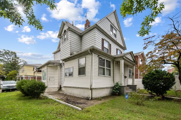 3 Days on market (f𝙖𝙨𝙩𝙚𝙧 𝙩𝙝𝙖𝙣 𝟵𝟵% 𝙤𝙛 𝙘𝙪𝙧𝙧𝙚𝙣𝙩 𝙝𝙤𝙢𝙚 𝙨𝙤𝙡𝙙) - 𝑼𝒏𝒅𝒆𝒓 𝑪𝒐𝒏𝒕𝒓𝒂𝒄𝒕 - 43-18 Parsons Blvd, Flushing
• Asking Price $1.599M
• 3 Days on market (f𝙖𝙨𝙩𝙚𝙧 𝙩𝙝𝙖𝙣 𝟵𝟵% 𝙤𝙛 𝙘𝙪𝙧𝙧𝙚𝙣𝙩 𝙝𝙤𝙢𝙚 𝙨𝙤𝙡𝙙)
• Avobe Asking
• Waived mortgage contingency
• 𝒘𝒊𝒕𝒉 𝑻𝒉𝒆 𝑩𝒂𝒓𝒃𝒊𝒆 𝑳𝒊 𝑻𝒆𝒂𝒎

Even in today’s real estate environment, desirable homes are getting multiple offers. Our ALL-CASH, PRE-APPROVED buyers are actively looking to buy in your neighborhood, make your move with me and you won't be disappointed. 𝐁𝐀𝐑𝐁𝐈𝐄 𝐋𝐈 𝐓𝐄𝐀𝐌 𝐇𝐀𝐒 𝐒𝐔𝐏𝐄𝐑𝐏𝐎𝐖𝐄𝐑 𝐈𝐍 𝐒𝐄𝐋𝐋𝐈𝐍𝐆 𝐑𝐄𝐀𝐋 𝐄𝐒𝐓𝐀𝐓𝐄!
𝐑𝐞𝐚𝐝𝐲 𝐭𝐨 𝐬𝐞𝐥𝐥? CALL US NOW!
