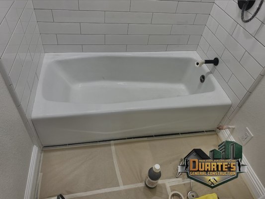 Bathtub Reglaze - Before: Dull, stained, or outdated surfaces.    After: Smooth, glossy, like-new finishes. 
✨ Our expert reglazing transforms tubs, showers, sinks, and countertops without the hassle of demolition. Get the look of a full remodel—fast, affordable, and flawless. 🛠️🛁