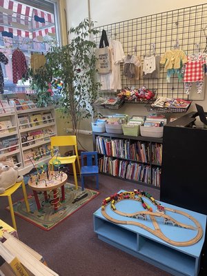 Books - Books & book displays Books - Books & book displays