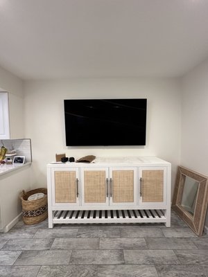 65'' TV installation - Clean isntallation, hidden wires. 65'' TV installation - Clean isntallation, hidden wires.