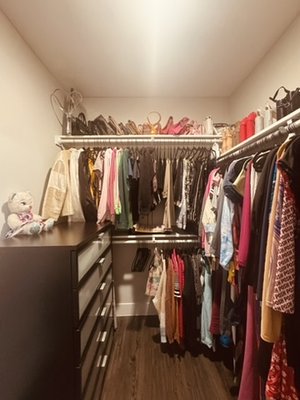 Closet Reset - I supported my client after she moved into her new apartment by helping her declutter and organize her closet. Together, we sorted through her belongings to decide what to keep, donate, or let go of. I then created a functional, easy-to-maintain closet system tailored to her daily routine and lifestyle, making it simple for her to stay organized long-term.