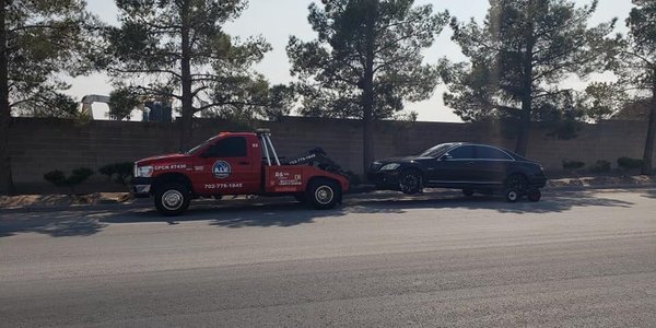 Out of State Towing - Planning a move or need to transport your vehicle across state lines? ALV Towing offers reliable out-of-state towing services to ensure your vehicle reaches its destination, no matter how far. With our experienced drivers and well-maintained fleet, we provide long-distance towing solutions that are both efficient and secure. Whether you’re relocating or need to transport a vehicle for any other reason, ALV Towing is here to handle the journey with professionalism and care.