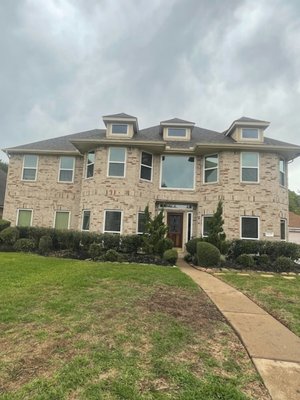White vinyl windows installed last week! - The homeowner upgraded old inefficient windows and is now saving money while greatly improving the aesthetics of this home!! White vinyl windows installed last week! - The homeowner upgraded old inefficient windows and is now saving money while greatly improving the aesthetics of this home!!