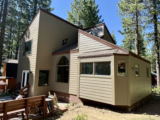 Truckee CA - This home was leaking on every side of the house, so Customer decided to install James Hardie, fiber, cement, siding prefinished from the factory
