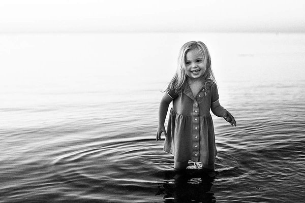 Sample Family Photos - A collection of my family sessions over the last few years. I offer natural, candid photography that shows the essence of your family. Sessions can be either outdoors, in my studio or the comfort of your own home. Sample Family Photos - A collection of my family sessions over the last few years. I offer natural, candid photography that shows the essence of your family. Sessions can be either outdoors, in my studio or the comfort of your own home.
