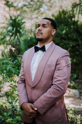 Wedding Photos - I had such a great time shooting this wedding! My style is cinematic, and my goal is to bring out my subjects' charm through my photos. I pay close attention to details and capture all of the precious moments of your special day.