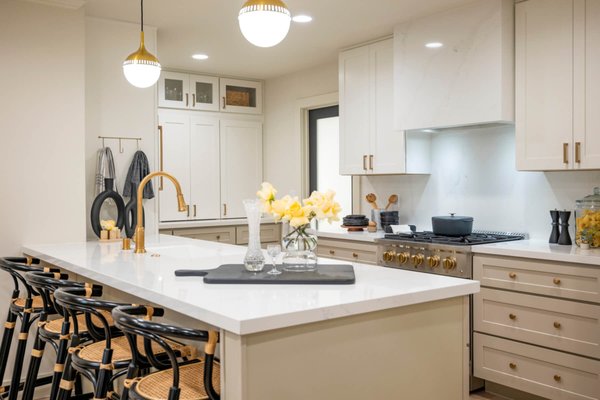 Kitchen Remodel - Shaker style cabinets are the go to a fantastic modern look. A small kitchen can be functional and look amazing. Personalize your area to be the most loved area of your home.
