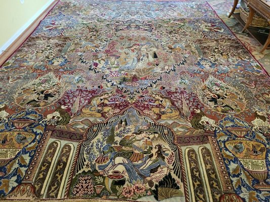 Best Rugs in Town - We import exquisite oriental rugs directly from weavers to our customers through our website and at our physical retail space in Evanston, IL.