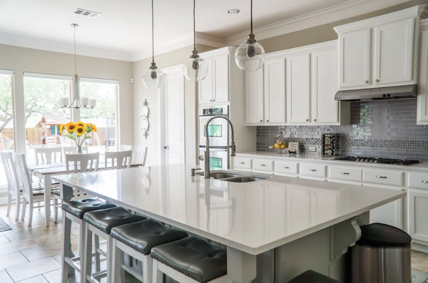 Kitchen Cleanup - We are here to help with your cleaning needs! Give us a call at (602) 828-6244.