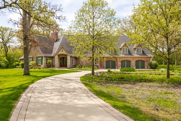 Luxury 5-acre Estate - Luxury home listed by Sabring Glove of The Glover Team. $2,500,000 5-acre estate in Naperville.