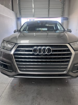 2015 Audi Q7 motor mount’s replacement replacement - He have Audi Q7 in the shop today for engine vibration at idle and excessive vibration when driving 2015 Audi Q7 motor mount’s replacement replacement - He have Audi Q7 in the shop today for engine vibration at idle and excessive vibration when driving