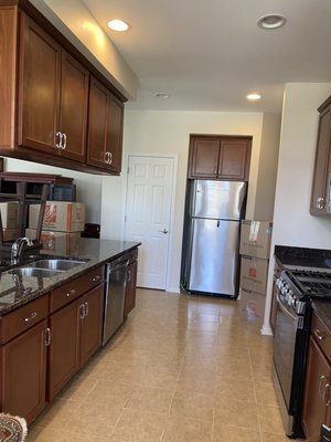 Moving out deep cleaning - We helped with deep cleaning for a client who is getting ready to move out . Moving out deep cleaning - We helped with deep cleaning for a client who is getting ready to move out .