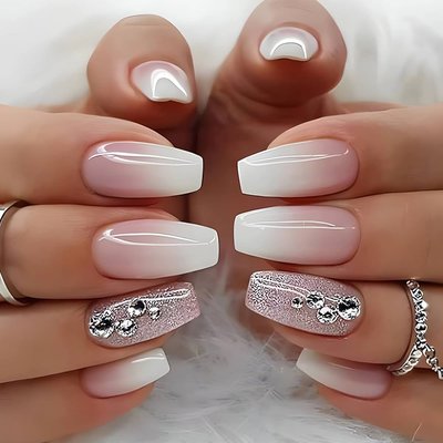 Nails - Come get your Custom nails