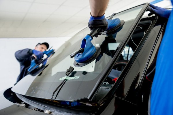 ENC Windshield Repair - E&C Windshield repair is a mobile auto glass service specializing in repair and replacement at low costs. We work on all makes and models of cars and trucks. We strive to provide the best possible service at the most affordable prices. Our technicians are highly trained and have over a decade of experience in the auto glass industry.