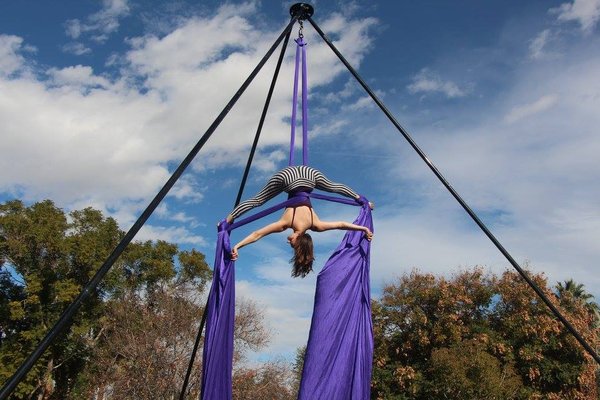 Private Classes - Aerial Yoga | Fitness | More - Whether you're looking for a new hobby that'll be fun & get you active, wanting to meet new people apart of the community, becoming an aerialist/acrobat or just need plans for the day off we've got options for all. 

With budget friendly private classes and various discounts running we're confident you'll find complete satisfaction with Flowbox. 

Call, visit our site or book online through airbnb experiences & we look forward to providing an elevated experience for you.