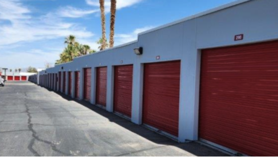 Local Moves, Long-Distance Moves - we have you covered - We provide professional movers, safe packing, insurance packages, and exceptional customer service regardless of the size of the job.
Hassle-free storage with our own in-house facility - secure units, flexible sizes, and redelivery to any address on request.
The Roadrunner difference:
Low Pricing and convenience: Our in-house trucks, storage, packaging, and team operations keep costs down to offer the lowest rates.
Professional: Our team consists of thoroughly trained professionals who have all passed comprehensive background checks and are dedicated to providing safe, reliable, and efficient service. Local Moves, Long-Distance Moves - we have you covered - We provide professional movers, safe packing, insurance packages, and exceptional customer service regardless of the size of the job.
Hassle-free storage with our own in-house facility - secure units, flexible sizes, and redelivery to any address on request.
The Roadrunner difference:
Low Pricing and convenience: Our in-house trucks, storage, packaging, and team operations keep costs down to offer the lowest rates.
Professional: Our team consists of thoroughly trained professionals who have all passed comprehensive background checks and are dedicated to providing safe, reliable, and efficient service.