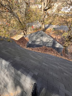 Gutter CleaningMaintence - Customer called for a leak they were having in the valley area of their roof. Only to find that the leak was caused by build up of leaves trapping water and causing it to pool up up in the valley and seep through the shingles and flashing. Gutter CleaningMaintence - Customer called for a leak they were having in the valley area of their roof. Only to find that the leak was caused by build up of leaves trapping water and causing it to pool up up in the valley and seep through the shingles and flashing.
