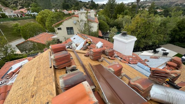 TILE RESET - UNDERLAYMENT REPLACEMENT - CALABASAS, CA - TILE RESET TILE RESET - UNDERLAYMENT REPLACEMENT - CALABASAS, CA - TILE RESET