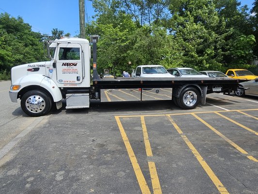 cars -forklifts - skidsteers- truck towing - free junk removal - we are arrow provide a variety of services call for pricing or scheduling upon request . cars -forklifts - skidsteers- truck towing - free junk removal - we are arrow provide a variety of services call for pricing or scheduling upon request .