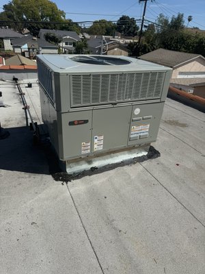 2 ton heat pump package unit with r8 duct work - Add on ac and heating with new electrical circuit and R8 duct
HERS testing and permits included 2 ton heat pump package unit with r8 duct work - Add on ac and heating with new electrical circuit and R8 duct
HERS testing and permits included