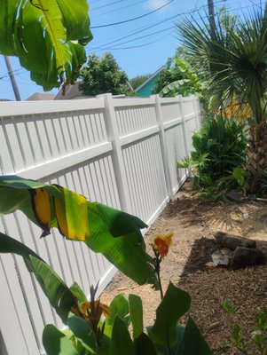 Galveston Vinyl Fence Installation - This project in the Galveston area features the installation of a durable, low-maintenance vinyl fence designed to withstand coastal weather. Providing enhanced privacy and security, the fence complements the home’s exterior with a clean, modern look. Its resilience to salty air and harsh conditions makes it an excellent choice for coastal properties seeking both style and function.