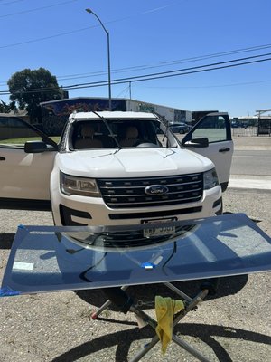 Mobile Auto Glass Replacement - Auto Glass replacement with mobile service at your home or office with no extra cost Mobile Auto Glass Replacement - Auto Glass replacement with mobile service at your home or office with no extra cost