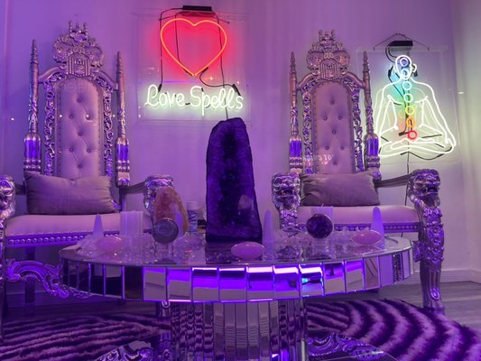 Palm readings face readings Tara card reading’s Crystael readings energy healing￼ - Over 15 years of experience psychic Marcy ￼￼ Energy healing love and relationships chakra balancing Specializes in career love finances health and business￼￼