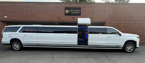 Fleet pictures - We provide ground Transportation in DMV area, wedding, corporate events, wine Tour, funeral Service, group transfers, out of state trips, buses, sedans, SUVS, Executive Sprinter vans,