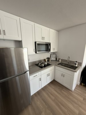 Studio ADU Norwalk - This is a 370 sqft studio ADU, we were able to build out a full kitchen with a full size bathroom and a nice size closet, the space feels very spacious.