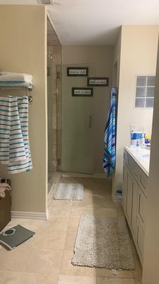 Master Bathroom Remodel - Turn your master bathroom into a spa-like retreat!
At Glitz Floors & More, we bring modern designs, expert craftsmanship, and quality finishes to every project.

✅ Custom Tile Work
✅ Walk-in Showers & Freestanding Tubs
✅ Luxury Flooring & Vanities
✅ Lighting & Fixture Upgrades
✅ Budget-Friendly & High-End Options

Your bathroom should be more than functional — it should be luxurious, stylish, and built to last.

📞 Call us today for a FREE consultation