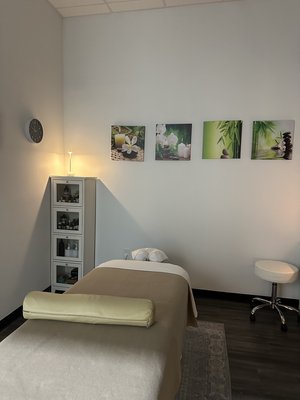 Korean massage - Korean massage is basically deep tissue therapy focused on pressure points Korean massage - Korean massage is basically deep tissue therapy focused on pressure points