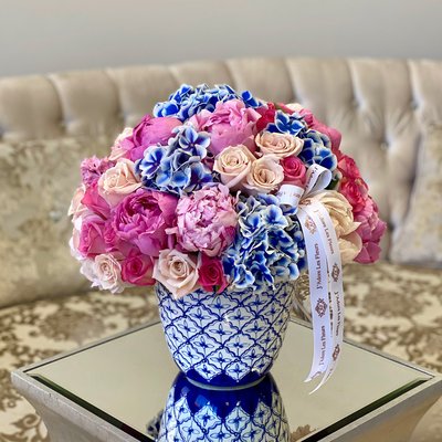 JLF Fresh Flowers in Vases and Baskets - J'Adore Les Fleurs is known for "Thinking outside the box" and we are proud to offer that with this collection of vases and baskets. All arrangements in this photo are made with fresh flowers. JLF Fresh Flowers in Vases and Baskets - J'Adore Les Fleurs is known for "Thinking outside the box" and we are proud to offer that with this collection of vases and baskets. All arrangements in this photo are made with fresh flowers.