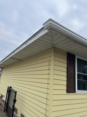 Gutter Job Eastlake November 2025 - This was all new gutters all the way around 156 linear feet, 6 downspouts. Call for a free quote. Gutter Job Eastlake November 2025 - This was all new gutters all the way around 156 linear feet, 6 downspouts. Call for a free quote.