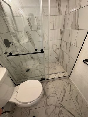 Complete bathroom remodeling and flooring installation - Complete bathroom remodeling and flooring installation Complete bathroom remodeling and flooring installation - Complete bathroom remodeling and flooring installation
