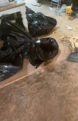 removing old tiles in the kitchen - work on dismantling old tiles in the kitchen, including garbage removal! We leave behind only cleanliness
