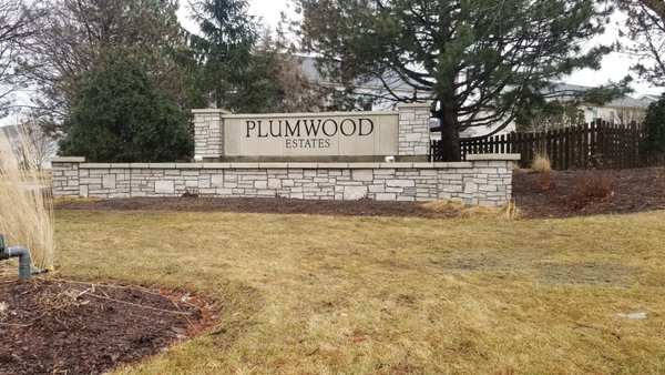 Stone Monument - This beautiful monument was designed and built in Schaumburg by our professional masons from Stone and Brick Masonry Group Inc. Stone Monument - This beautiful monument was designed and built in Schaumburg by our professional masons from Stone and Brick Masonry Group Inc.