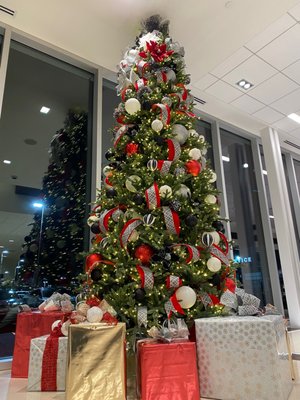 Dealerships - At Home & Holiday Designs, we specialize in decorating businesses as automotive dealerships, enhancing their spaces with a festive spirit for the Christmas season. Our designs are personalized and elevate the ambiance, ensuring customers experience warmth and holiday cheer during their visits. Dealerships - At Home & Holiday Designs, we specialize in decorating businesses as automotive dealerships, enhancing their spaces with a festive spirit for the Christmas season. Our designs are personalized and elevate the ambiance, ensuring customers experience warmth and holiday cheer during their visits.