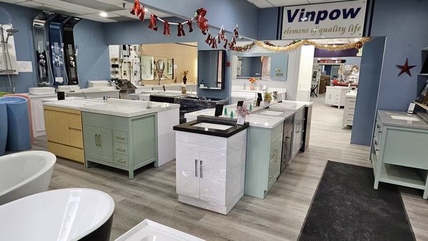 Bathroom Vanity Showroom Display & Consultation  Description - This project highlights our showroom display and customer consultation process.

Clients were able to view multiple vanity styles, finishes, and configurations in person, making it easier to compare options and make confident decisions.

Our team provided practical advice based on real installation scenarios, helping customers choose solutions that fit both their design goals and daily use needs.