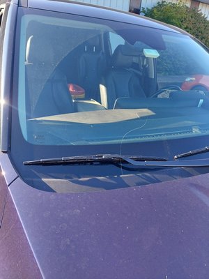 Windshield replacement. - Windshield Replacement of a Kia carnival  Windshield replacement. - Windshield Replacement of a Kia carnival 