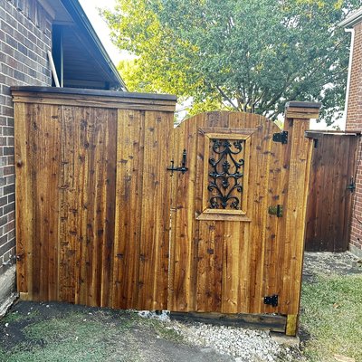 Fence & Custom Gate - Fence & Gate 
Custom Gate 
Sliding Gate 
Cedar Picket 
Board on Board