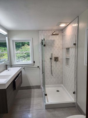 Bathroom remodeling - This photos are some of the finish projexts that we do for bathroom renovation work