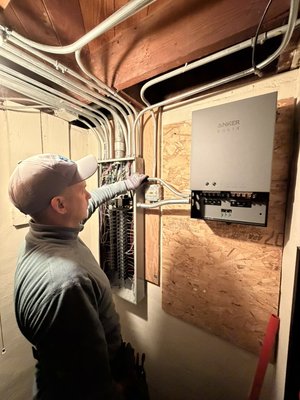 Home Backup Battery & Backup Panel Installation - Installed a residential whole-home backup battery system with a dedicated backup load panel. The project included proper breaker integration, conduit work, grounding, and system commissioning. The result is a clean, code-compliant installation providing reliable backup power during outages.