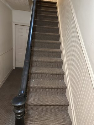 Stair case and hallway deep cleaning. - Deep cleaning on very high trafficked stair case and hallway.