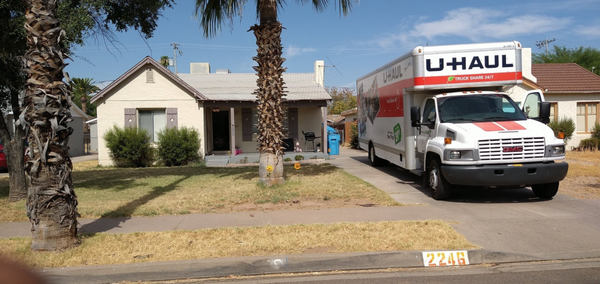 In/out Moving - We strive to make the moves as quick and easy as possible for customers. In this move we moved the furniture from the old to the new within 4 hours. Not only that we also had our cleaning crew clean the new unit the day before and cleaned the old unit after the move.