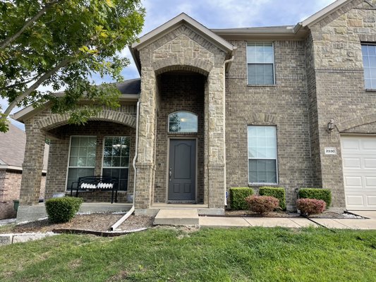 Interior Repaint & Carpet Make Ready to Sell - House was needing a full repaint to get up to par to list for sale. Small list of repairs and new carpet and full fresh paint of 3200 sqft.