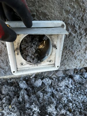 Dryer vent clean out - Dryer vent cleaning Dryer vent clean out - Dryer vent cleaning
